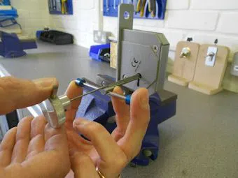 Logan Locksmith Shop Covina, CA 909-328-4072 - key-broke-in-lock